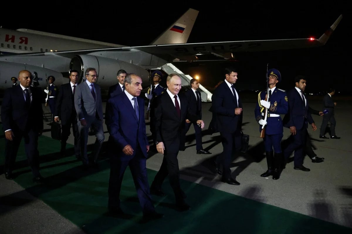 Le président russe Vladimir Poutine visite l'Azerbaïdjan pour une visite d'État photo 1