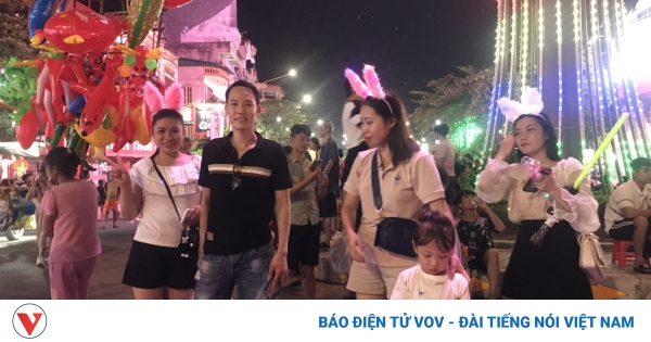 Tuyen Quang attire des milliers de touristes pendant les vacances de la fête nationale