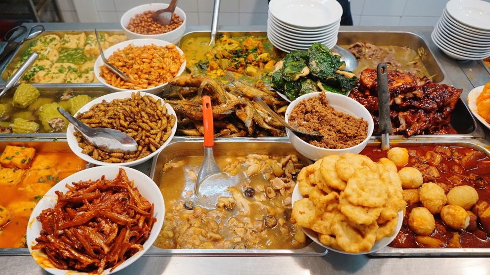 Suất cơm ở Hà Nội giá 150.000 đồng, khách nước ngoài không biết đắt hay rẻ - 3