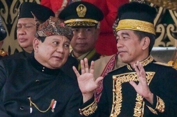 Wenige Wochen vor der Machtübergabe bildet der indonesische Präsident Joko Widodo sein Kabinett um und ebnet damit den Weg für seinen Nachfolger