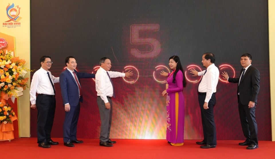 Ceremonia de apertura de una serie de actividades para dar la bienvenida al XVIII Congreso del Frente de la Patria de la Ciudad de Hanoi - Foto 1