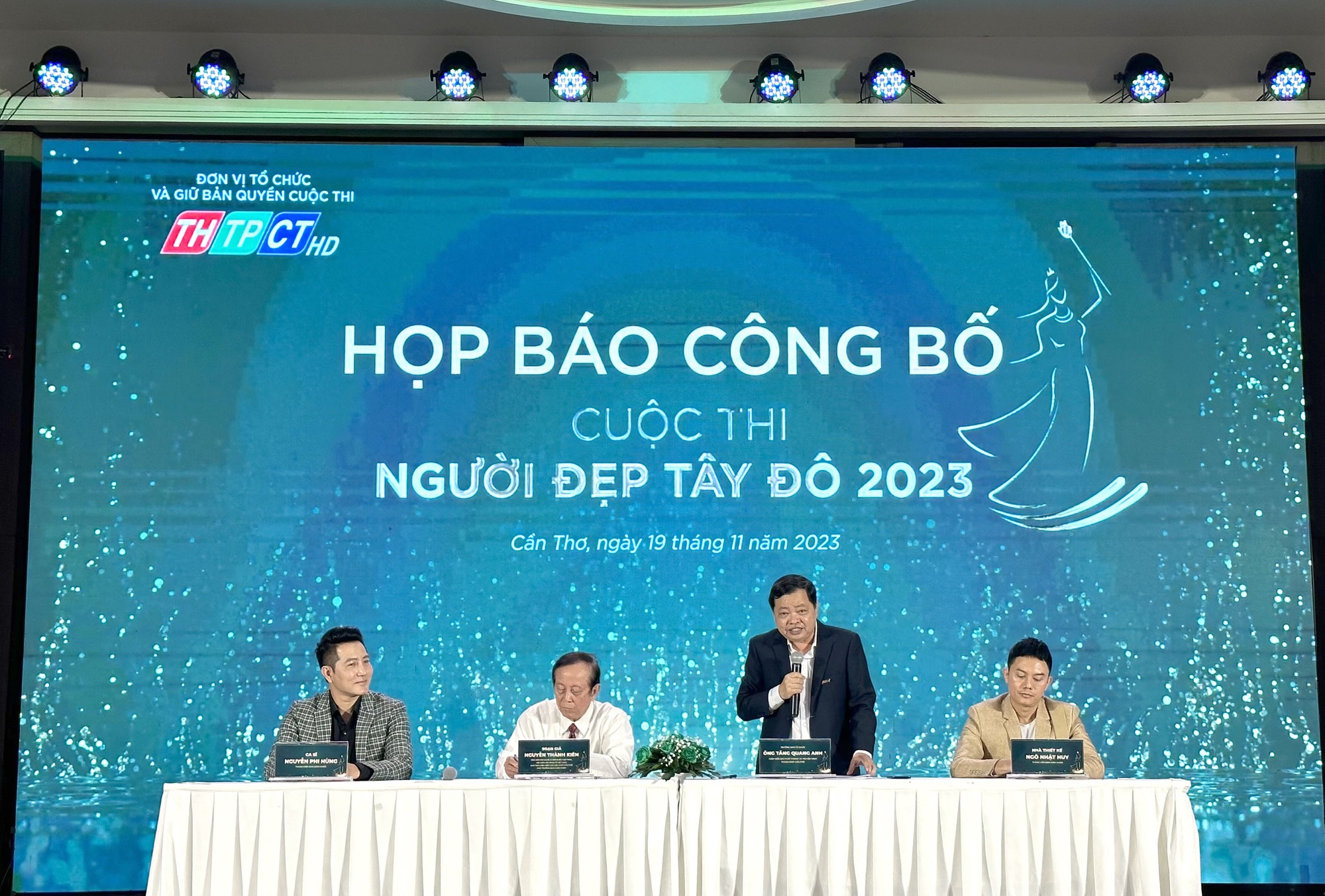 Hoa khôi Người đẹp Tây Đô nhận giải thưởng 200 triệu đồng - Ảnh 1.