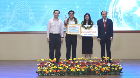 The student group was awarded First Prize.