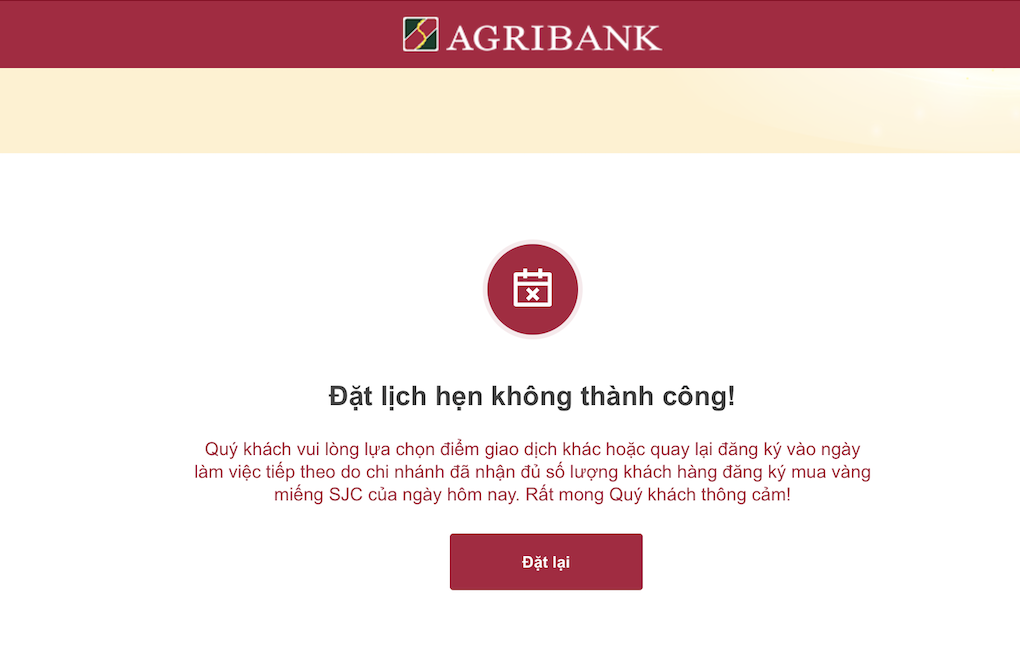 Ms. Oanh logged into Agribank's website at 10:00 a.m. but received a notice that the registration schedule was full.