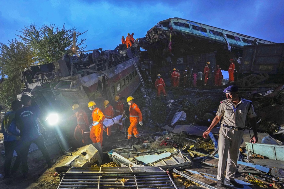 世界 - インドで1,000人以上が死亡した鉄道事故の原因（画像2）。