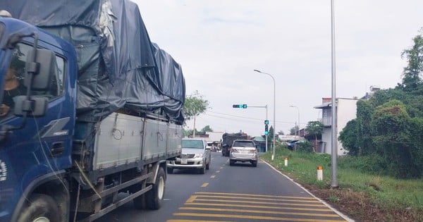 The last traffic light at Long Xuyen bypass has been lit.