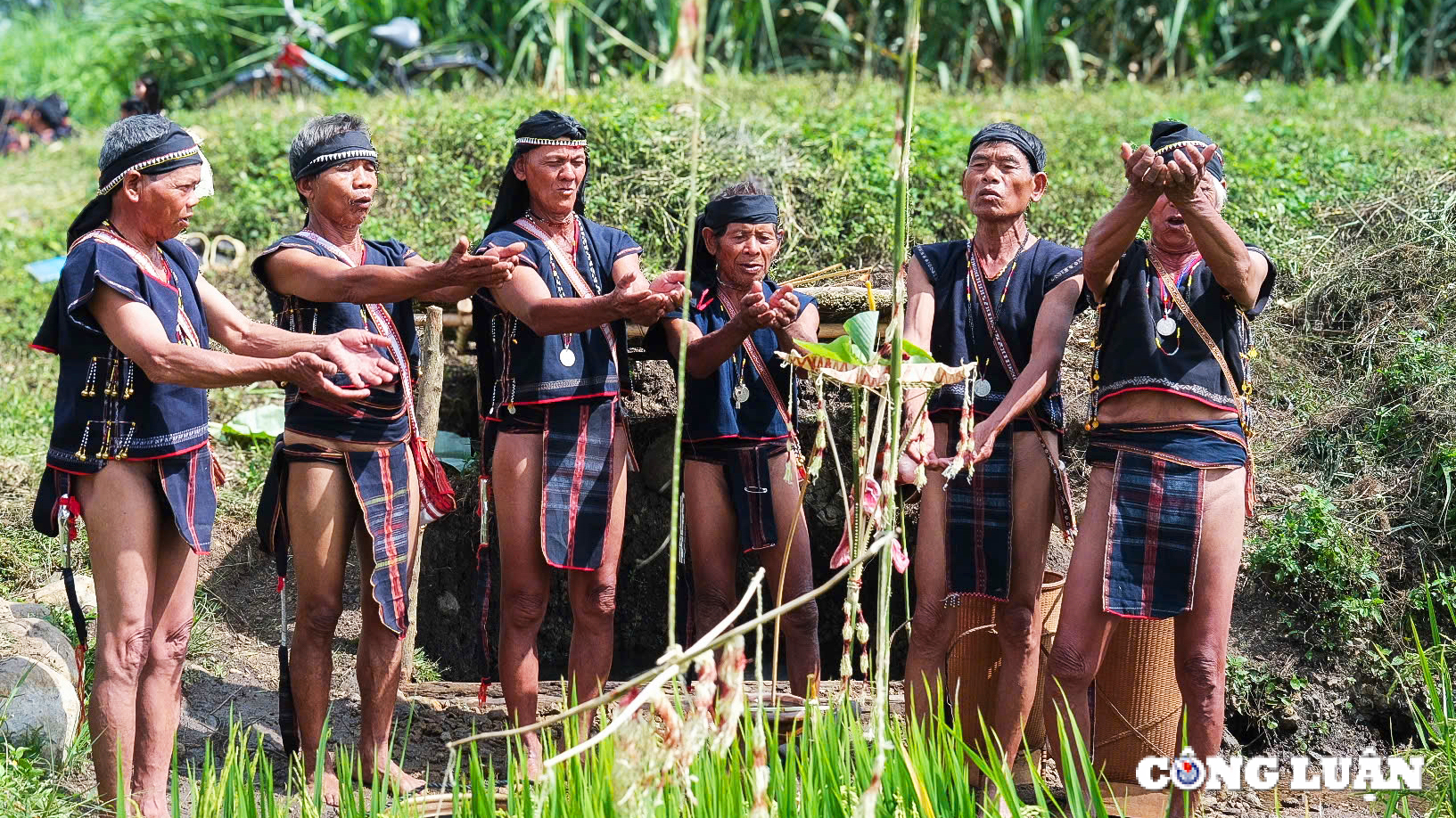 kbang gia lai dan lang bahnar at present le cung ben nuoc picture 2