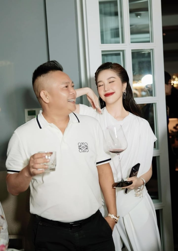 Bao Thy is very much pampered by businessman Phan Linh.