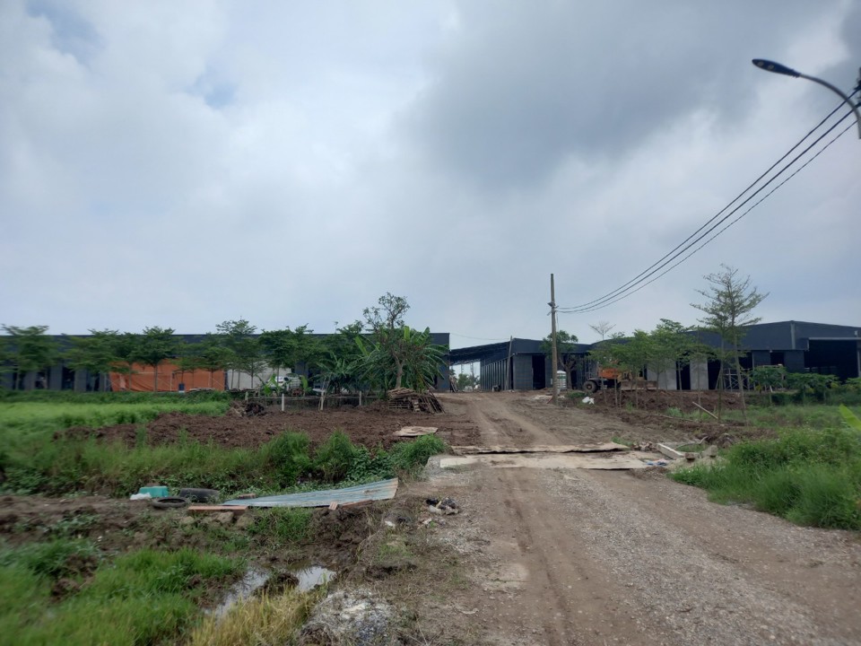 Le chemin de terre avant la construction a été enregistré. Photo : Vinh Quan