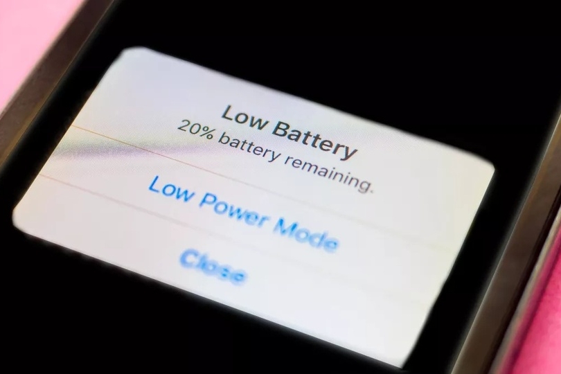 ¿Por qué la batería del iPhone se descarga y se carga lentamente cuando se actualiza al nuevo iOS?