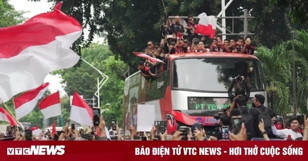 Massen von Menschen gingen auf die Straße, um den Sieg Indonesiens bei den 32. SEA Games zu feiern