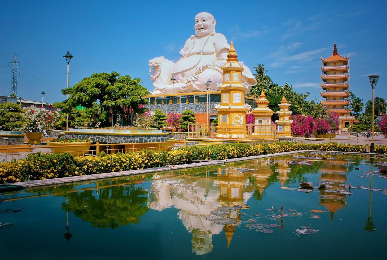 Vinh Trang Pagoda - Famous spiritual tourist destination in Tien Giang