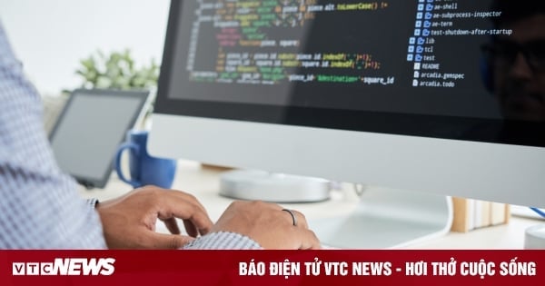 Nhiều sinh viên đại học năm thứ 2, 3 ngành IT đi làm lương nghìn đô mỗi tháng