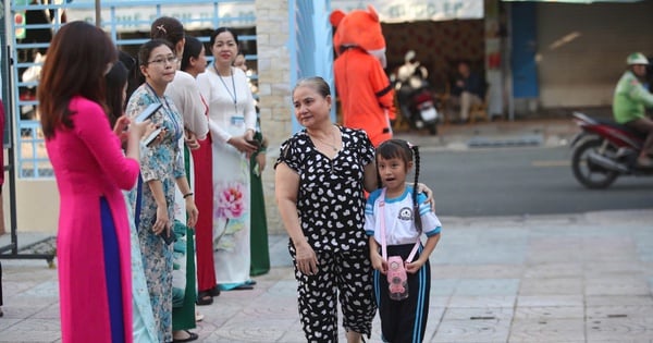 Impressive images of the first day of school for first graders in Ho Chi Minh City