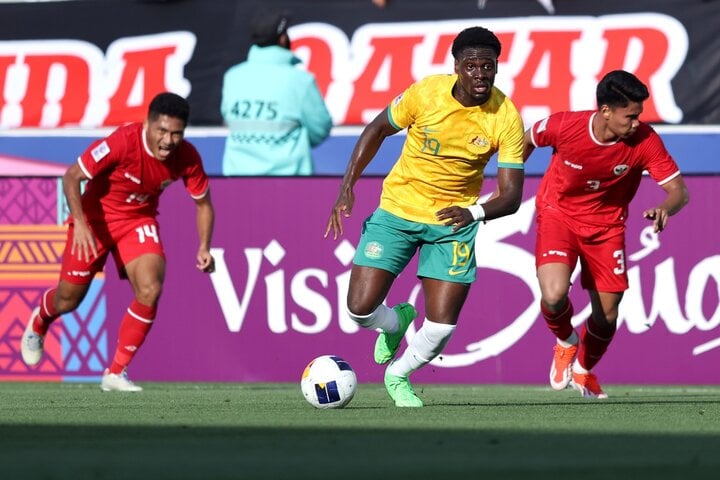 U23 Indonesia (red shirt) created many difficulties for U23 Australia.