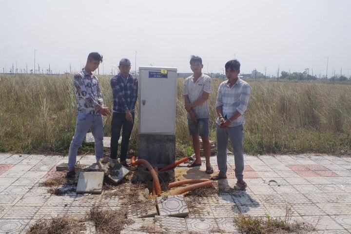 Los equipos que este grupo robaba eran generalmente armarios eléctricos, disyuntores, sistemas de barras de cobre, cables de conexión de cobre, etc.