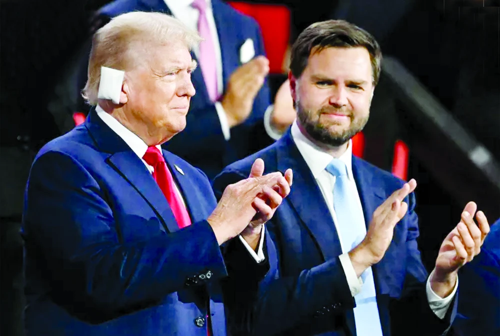 L'ancien président Donald Trump et le sénateur J.D. Vance à la Convention nationale républicaine. Photo : GETTY IMAGES