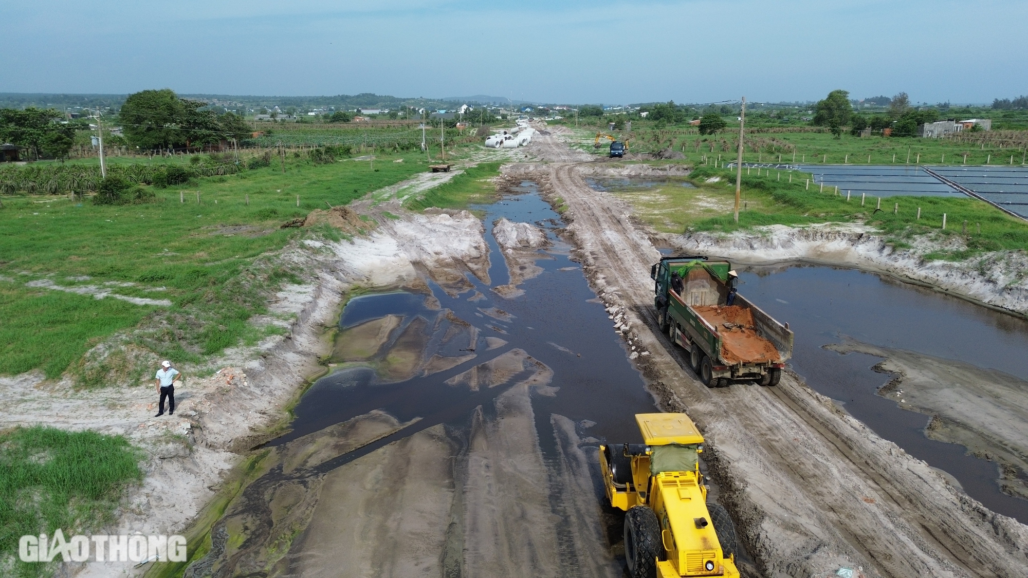 Chật vật gỡ vướng mặt bằng để khớp nối toàn tuyến đường ven biển Bình Thuận- Ảnh 1.