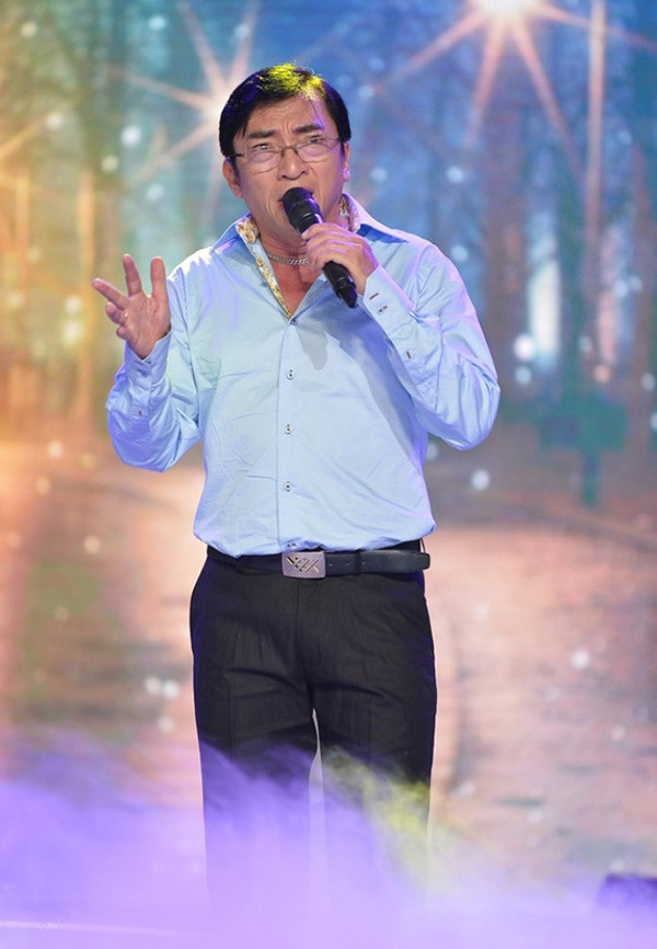The golden voice in the bolero music industry has a peaceful marriage with a wife 24 years younger - Photo 4.