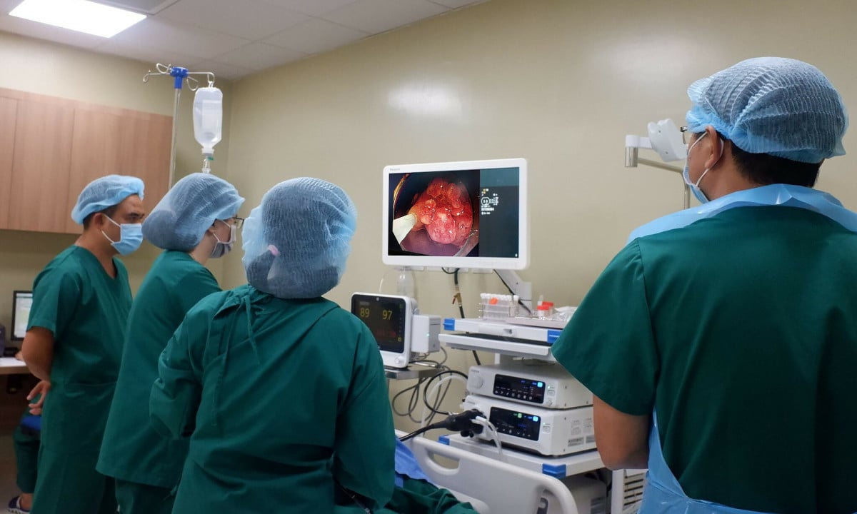 Hundreds of grape-like polyps in boy's intestines