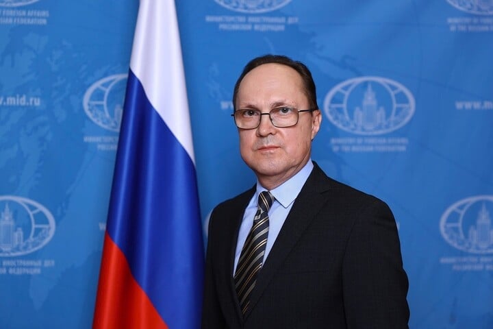 Embajador de la Federación de Rusia en Vietnam, Gennady Bezdetko.