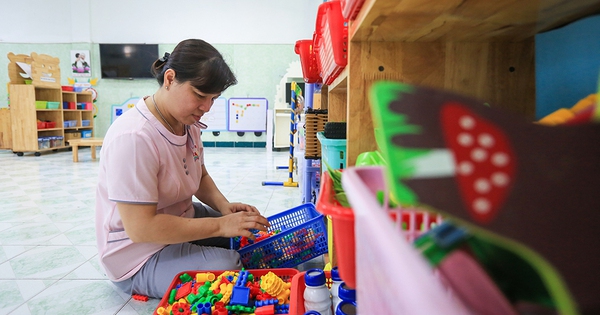 Une enseignante d'école maternelle envisage une retraite anticipée