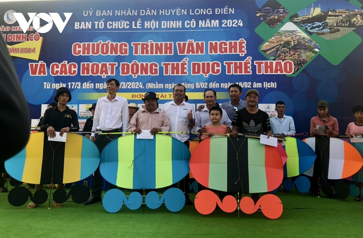 nhieu tro choi dan gian, hoat dong nghe bien tai le hoi dinh co long hai hinh anh 10