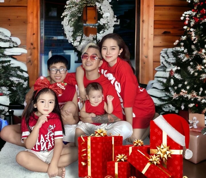 Khanh Don's small family now.