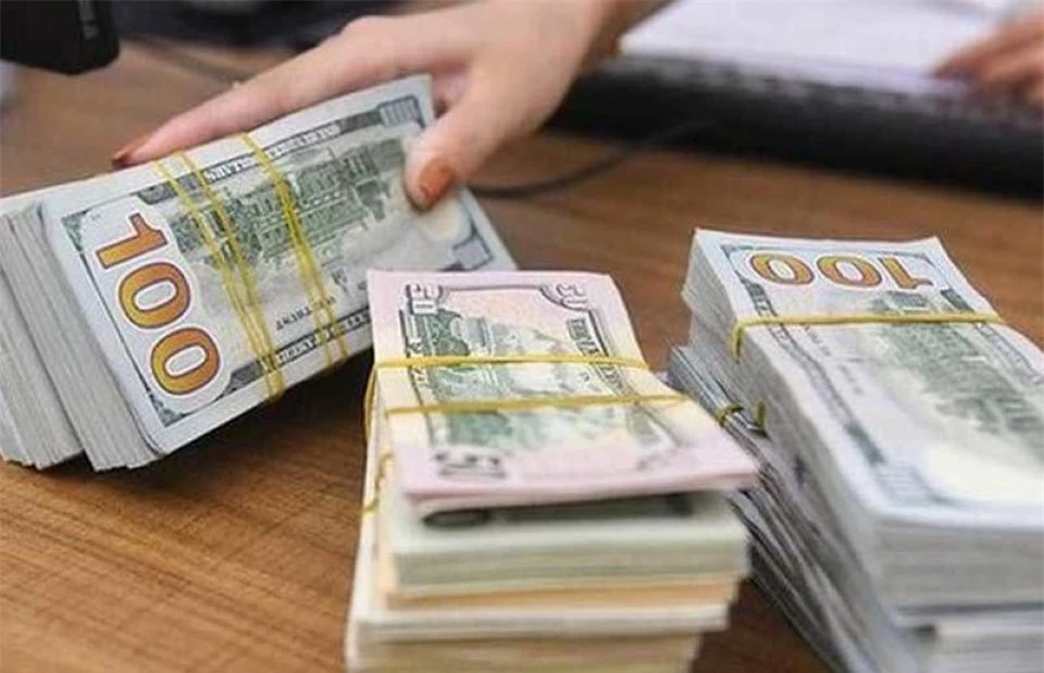 Devisenkurs am 3. November 2024: Der USD legte stark zu und erreichte wieder die 104-Punkte-Marke