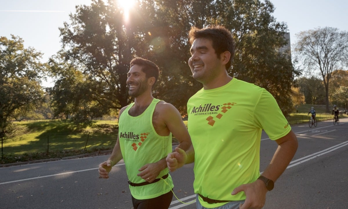 Blinder Läufer bereitet sich auf die Teilnahme am New York City Marathon 2023 vor