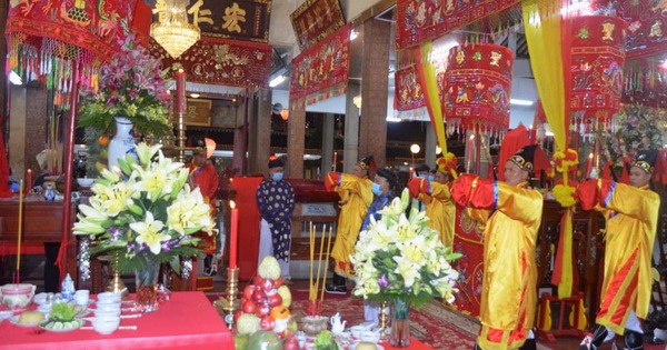 The Festival of Lady Chua Xu of Sam Mountain is recognized as a representative intangible cultural heritage of humanity.