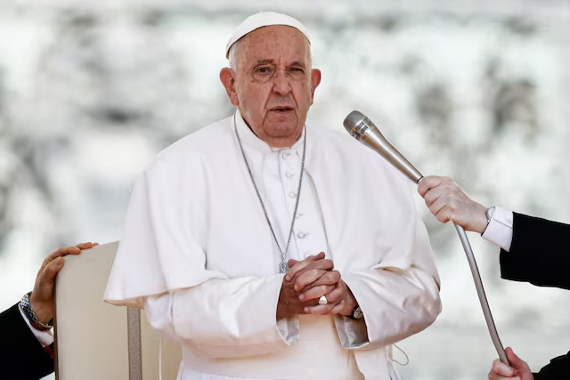 Giáo hoàng Francis tổ chức buổi tiếp kiến ​​chung hàng tuần tại Quảng trường Thánh Peter ở Vatican, ngày 26/6. Ảnh: Reuters