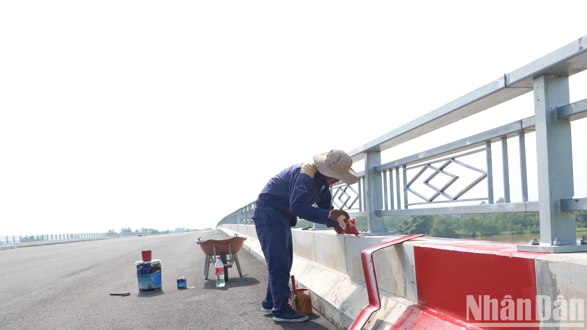 [Photo] Risk of wasting nearly 400 billion VND bridge completed without connecting road photo 4