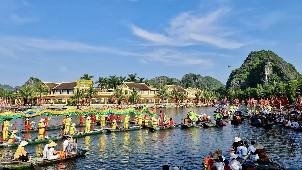 More than 100 traditional food and entertainment booths at Tam Coc Food and Culture Festival 2024 photo 1