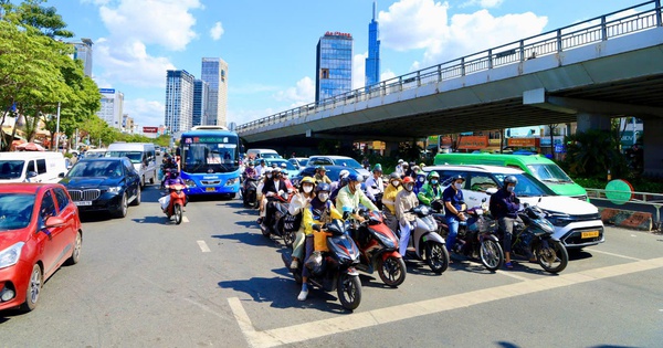 El tráfico en la ciudad de Ho Chi Minh cambia inesperadamente