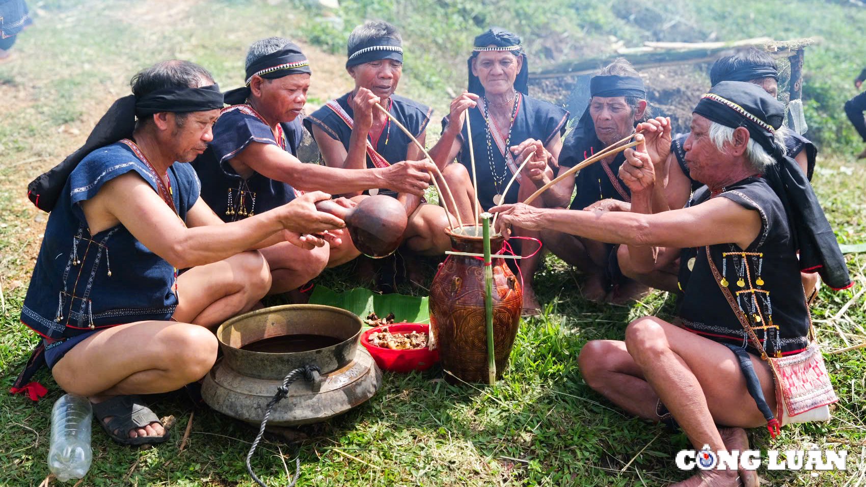 kbang gia lai dan lang bahnar at present le cung ben nuoc picture 5