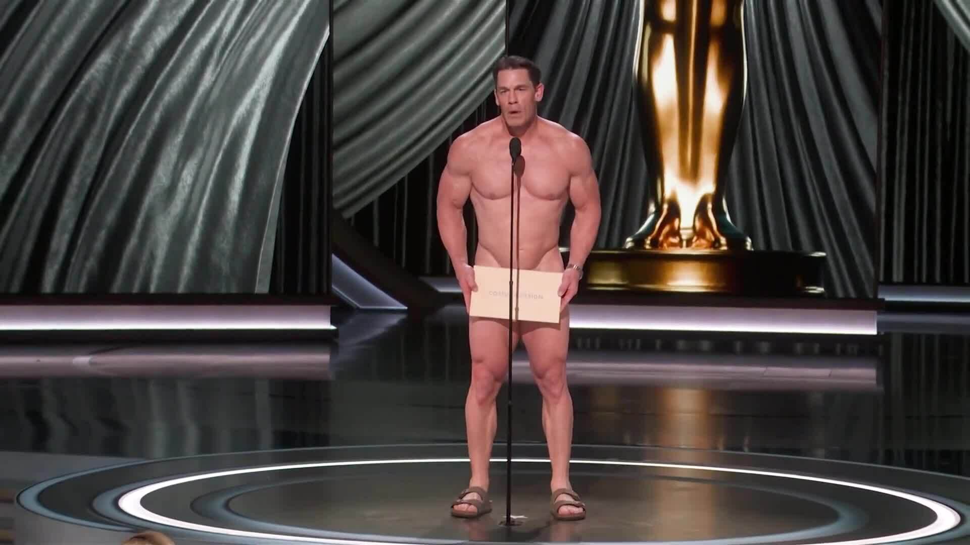 John Cena khỏa thân trên sân khấu Oscar (YouTube Deadline Hollywood)