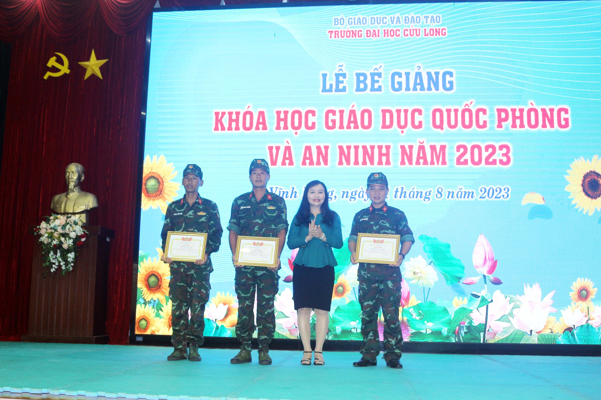 Trường ĐH Cửu Long bế giảng khóa học trải nghiệm đặc biệt - Ảnh 4.