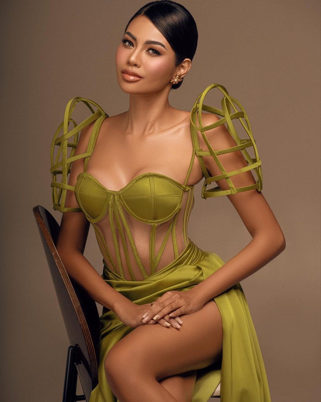 Die philippinische Schönheit ist Thanh Thuys Rivalin bei Miss International Foto 18