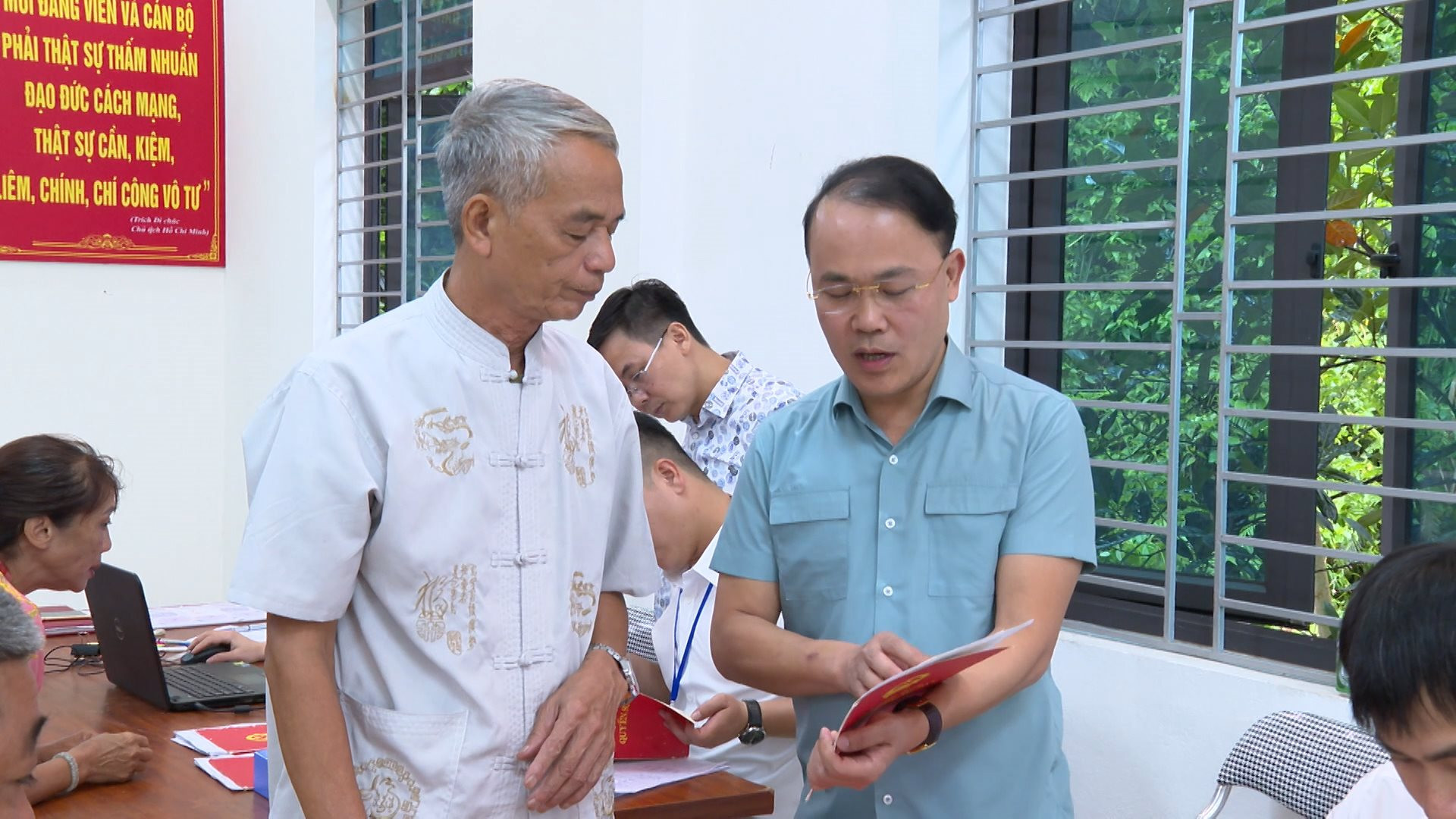 ps_mo-hinh-cuoi-tuan-cung-dan-cua-van-phong-dkdd-tinh-yen-bai.mp4.00_00_57_11.still004.jpg