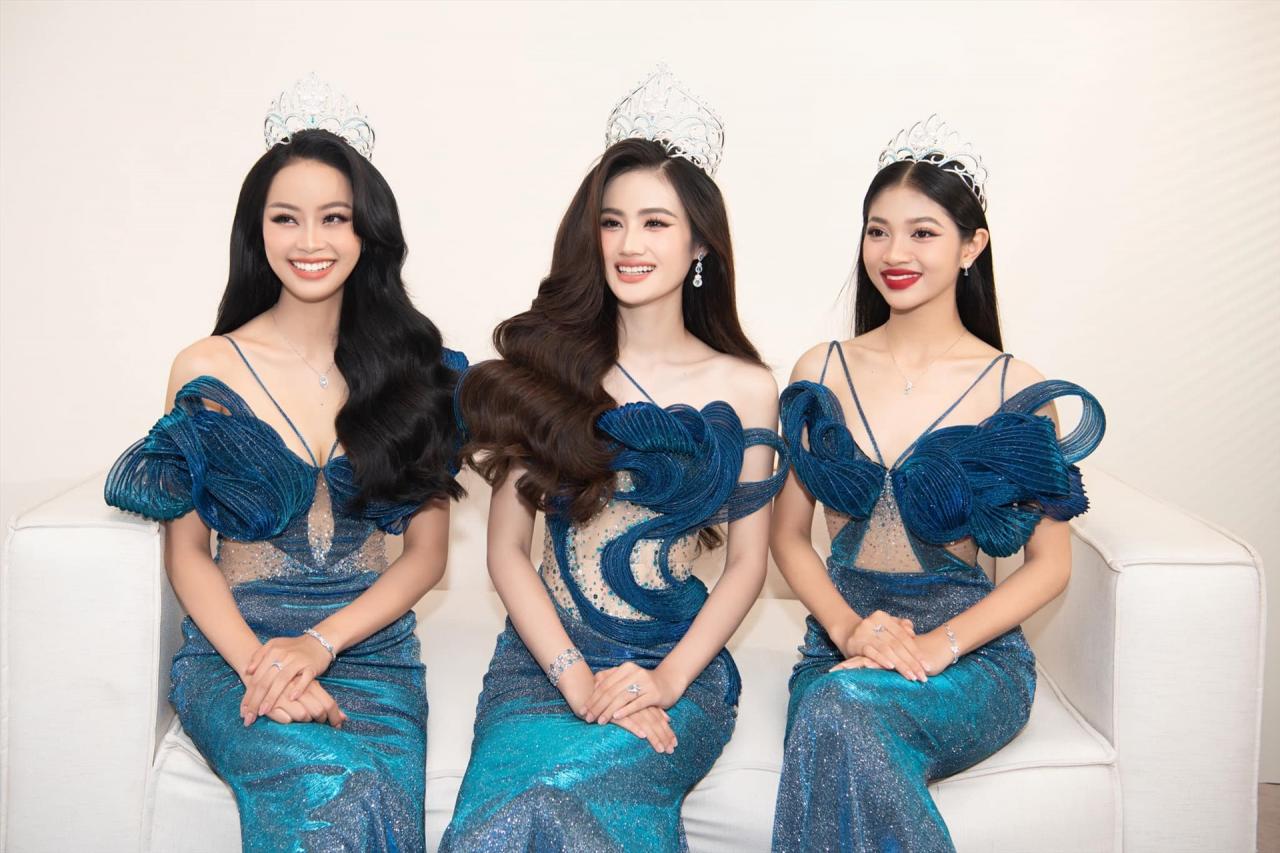 On the evening of July 22, the final night of Miss World Vietnam 2023 ended with the prestigious crown belonging to Miss Huynh Tran Y Nhi. The first and second runner-up positions belonged to Dao Thi Hien and Huynh Minh Kien. 1 week after being crowned, all 3 beauties have changed in their demeanor and beauty. Photo: Golden Lotus.