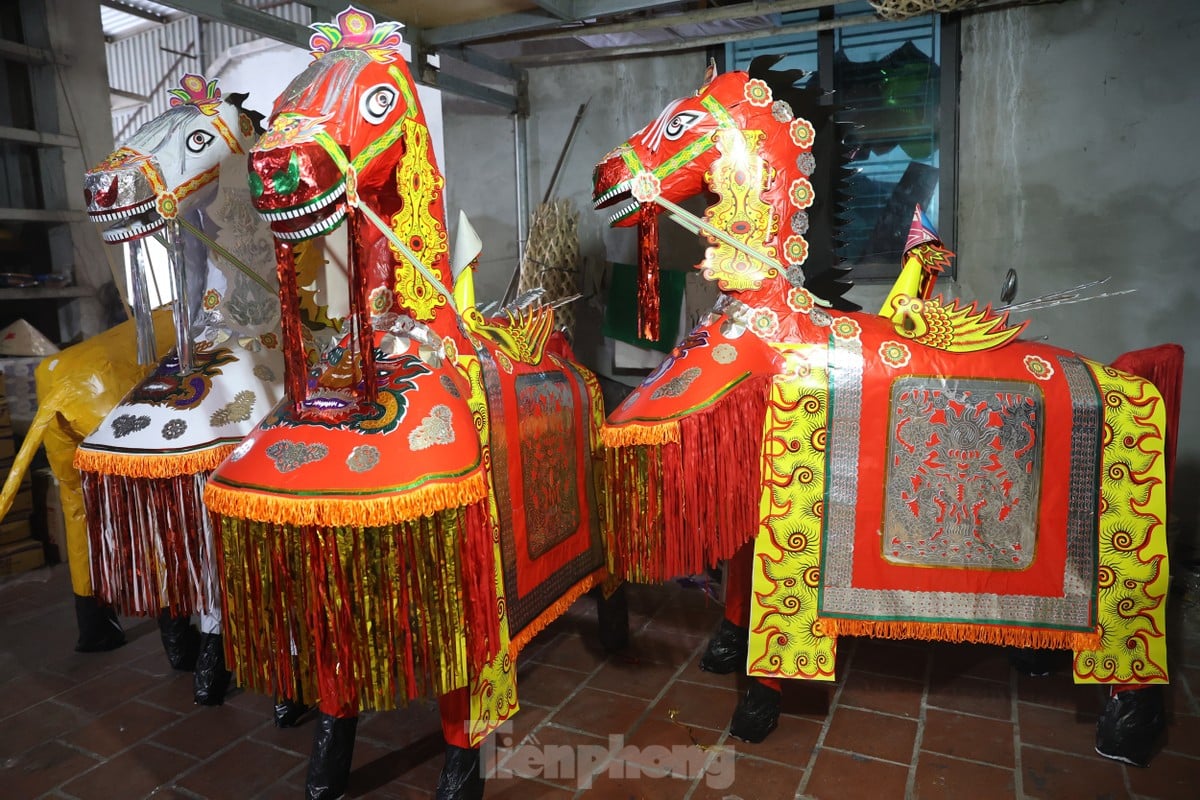 La capital del papel votivo de Hanoi está en plena "carrera" antes del día 15 del séptimo mes lunar