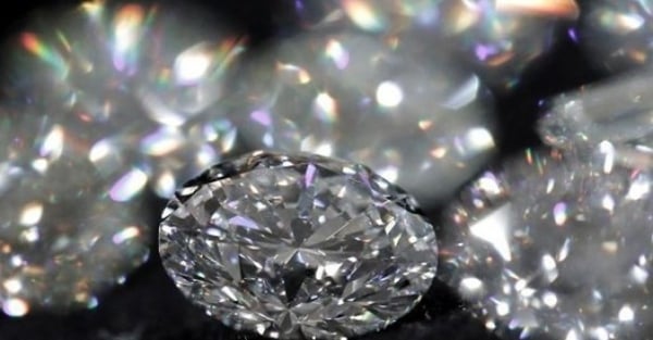 Angola reveals "huge" diamond reserves