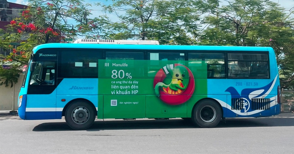 El mensaje sobre enfermedades digestivas en los autobuses atrae mucha atención