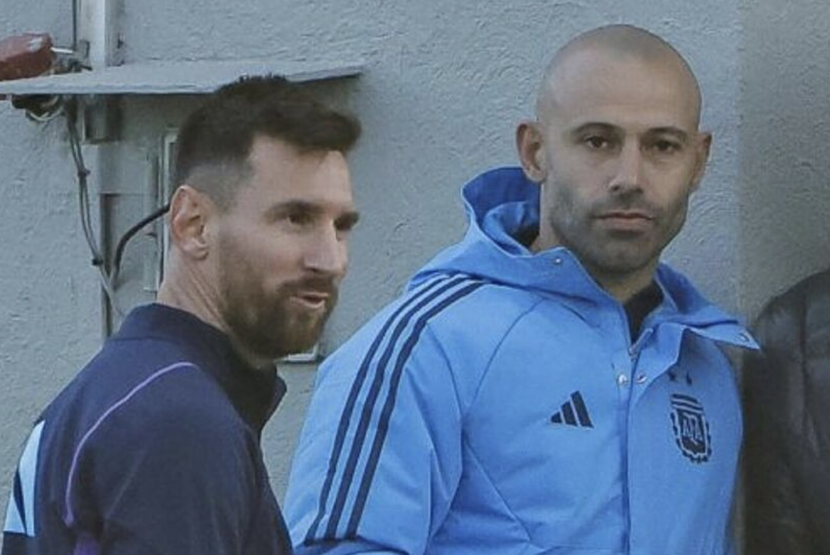 HLV Javier Mascherano cũng rất thân với Messi