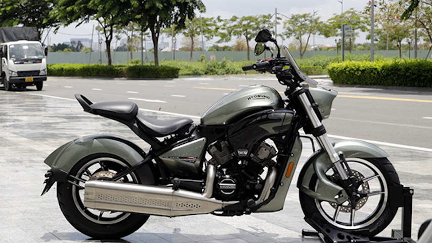 hyosung gv300 r 2023 available in vietnam picture 3