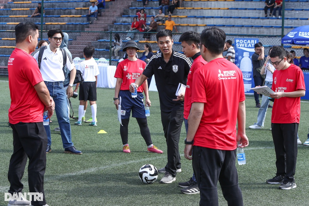 Dương Hồng Sơn, Thạch Bảo Khanh chia sẻ về kỷ niệm vô địch AFF Cup 2008 - 3