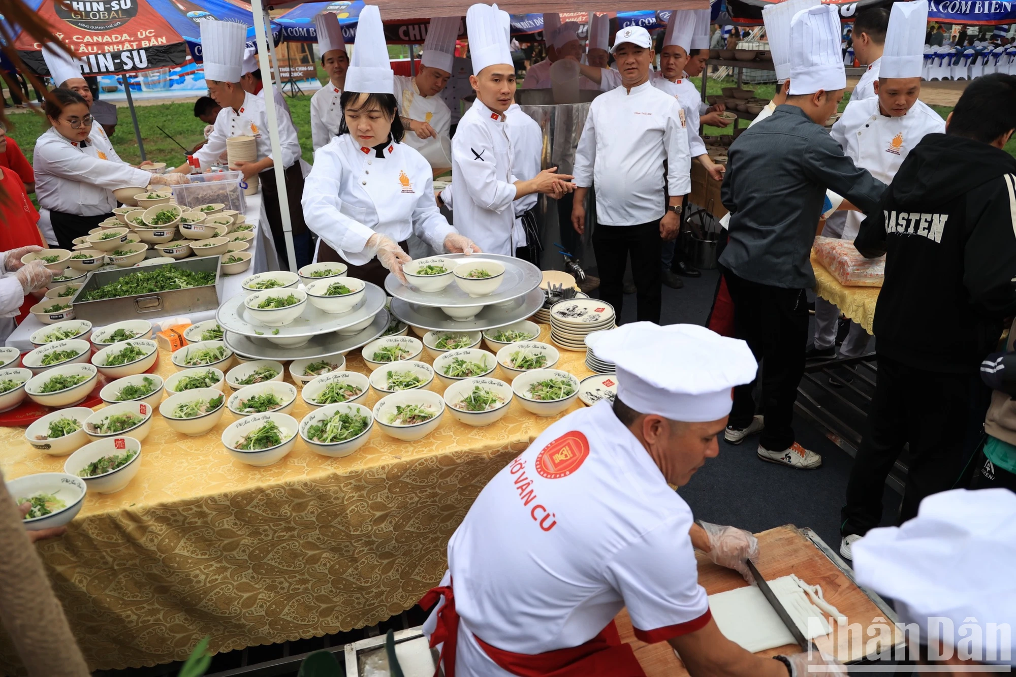 [Foto] Eröffnung des Pho-Festivals 2024 in der Stadt Nam Dinh, Foto 4