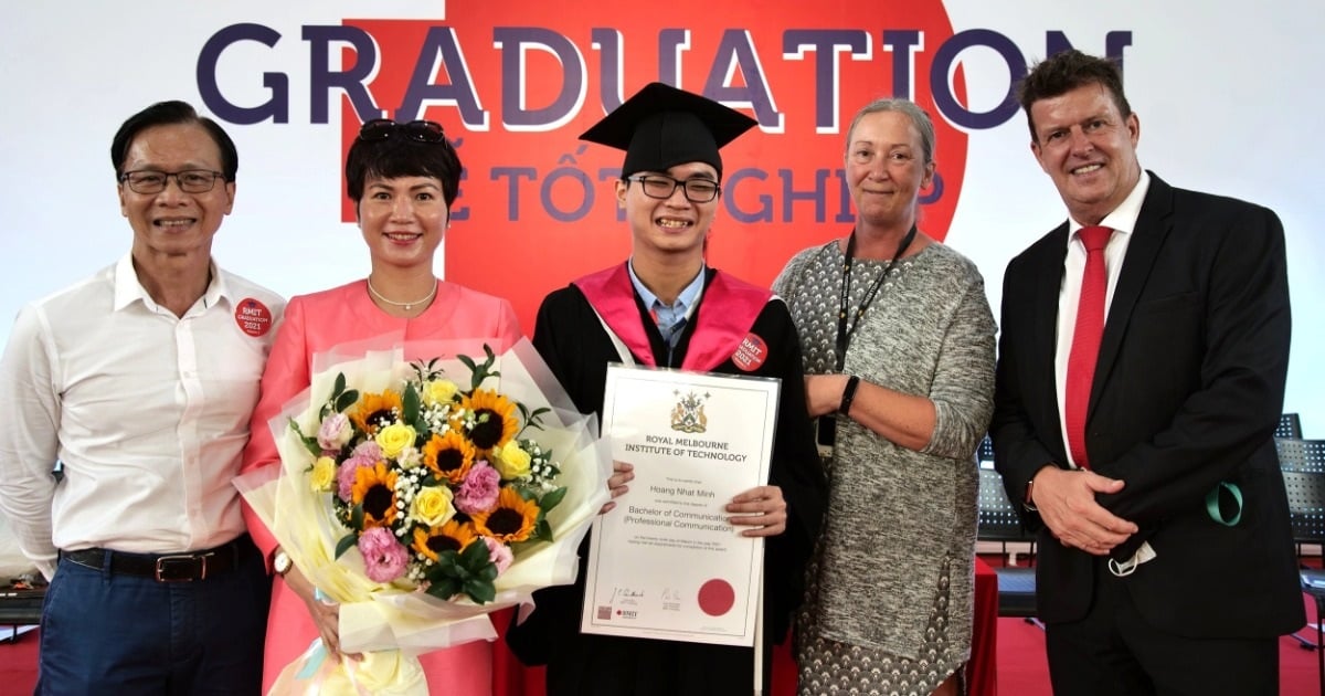 Blind boy wins Australian scholarship: "Apart from my mother, no one believed I could do it"