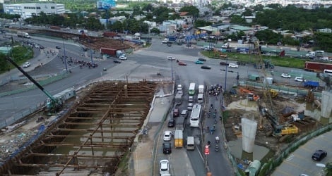 Two intersection projects in the East of Ho Chi Minh City are at risk of being behind schedule.